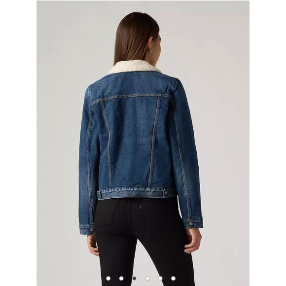 Levi's Original Sherpa Trucker Jacket in That New New Dark Wash - Picture 2 of 5
